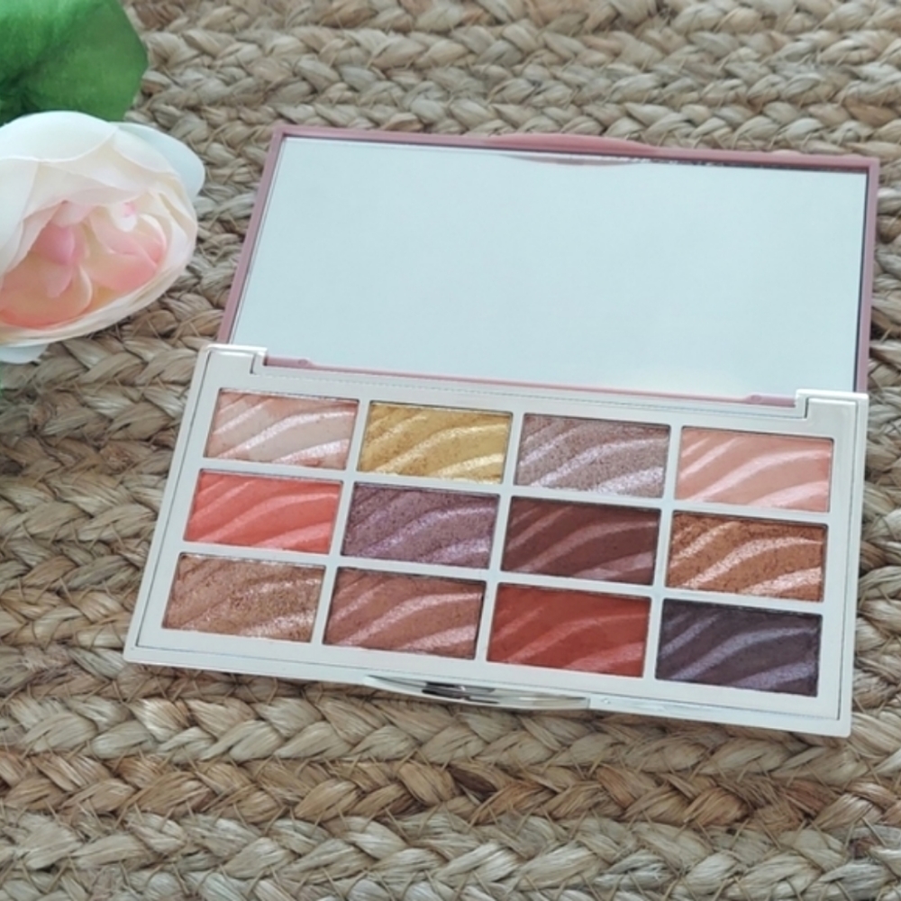 🎁FREE w/ Purchase🎁 The Velvet Palette by Ciate London